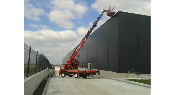 Çerkezköy'de sepetli vinç ile panel montajı