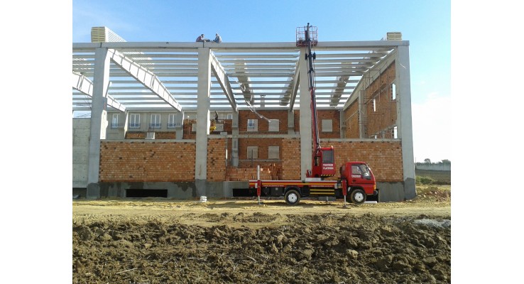 Sepetli Vinç ile Velimeşe'de prefabrik montajı