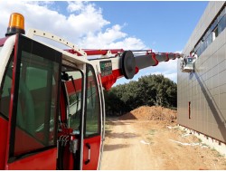 Çerkezköy'de sepetli vinç ile kompozit panel montajı