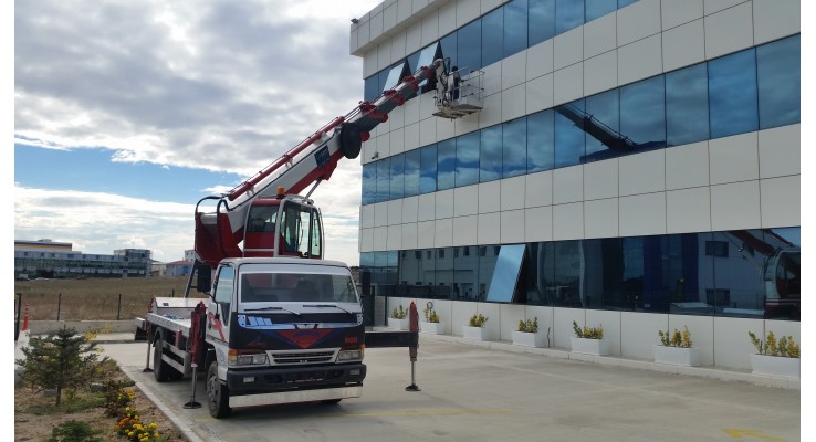 Çerkezköy dış cephe cam ve kompozit temizliği sepetli vinç